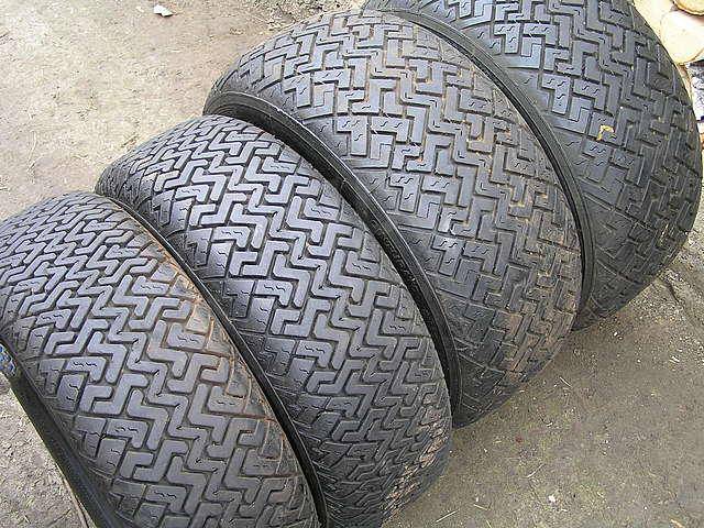 Pirelli 215 60R13 235 60R13 0