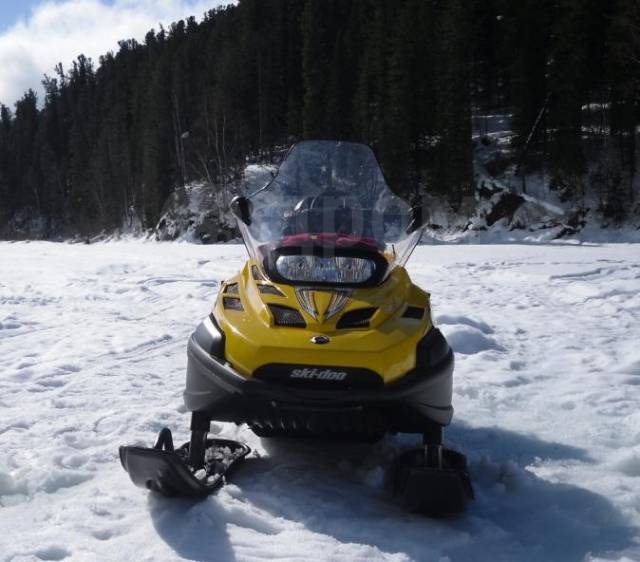 BRP Ski-Doo Skandic SWT V-800. ,  ,   