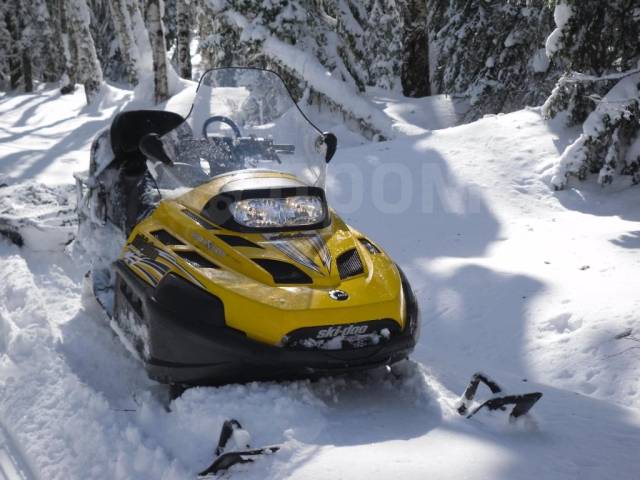 BRP Ski-Doo Skandic SWT V-800. ,  ,   