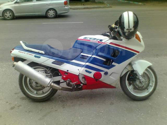 Honda cbr1000f 1990