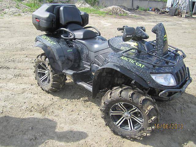 Arctic Cat. ,  \,   