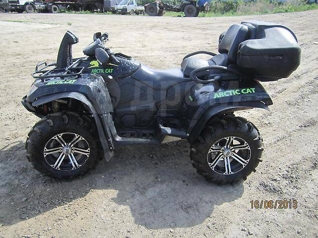 Arctic Cat. ,  \,   