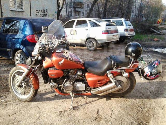 Honda V 45 Magna. ,  \,   