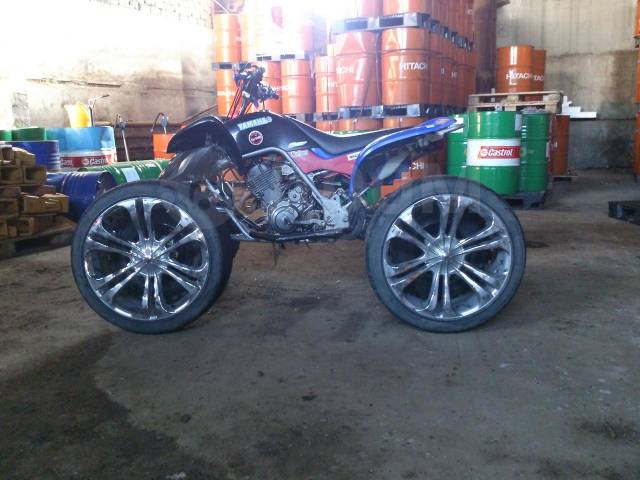 Yamaha Raptor 660. ,  \,   