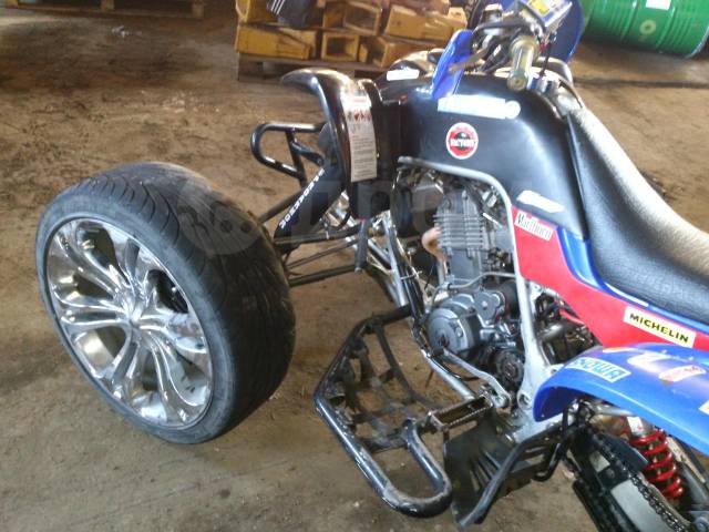 Yamaha Raptor 660. ,  \,   