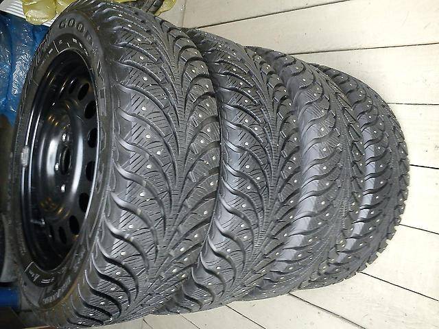 Шины на авито. "Goodyear ULTRAGRIPEXTREME". Резина на 14 зимняя с протектором. Б.У резина на 14. Зимние покрышки для погрузчика.