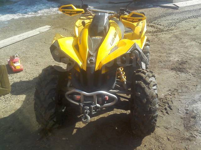 BRP Can-Am Renegade 800. ,  \,   