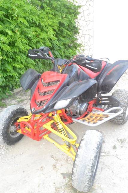 Yamaha Raptor 660. ,  \,   