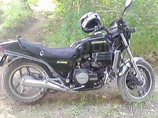 Honda V 45 Saber. 750. ., , ,   