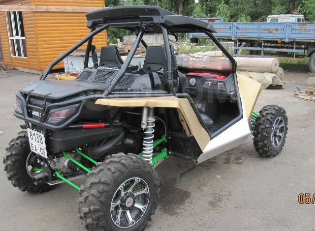 Arctic Cat. ,  \,   