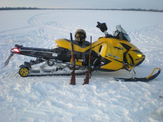 BRP Ski-Doo Summit. ,  ,   