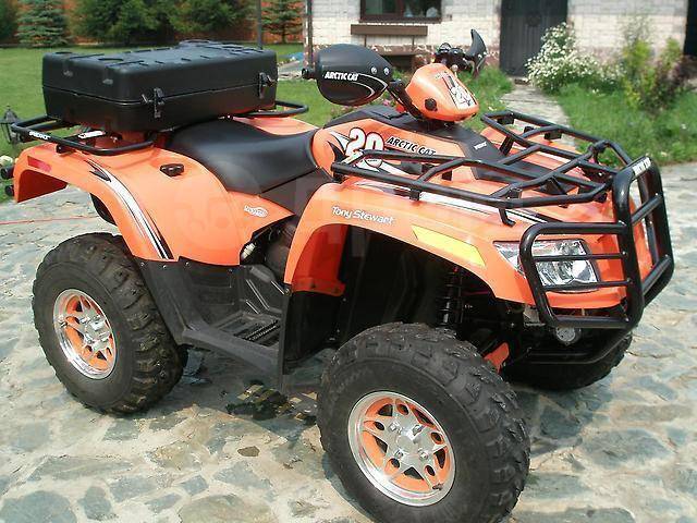 Arctic Cat 700. ,  \,   