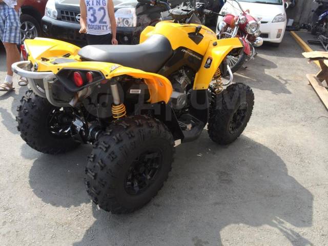 BRP Can-Am Renegade 800. ,  \,   