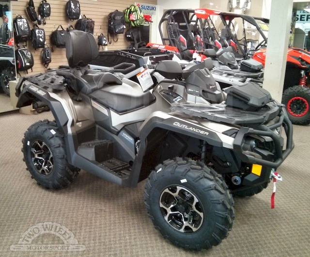 BRP Can-Am Outlander Max 1000.  \,  .     