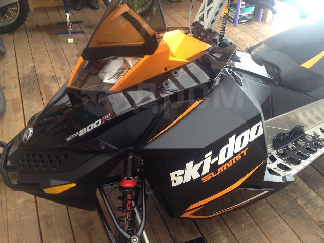 BRP Ski Doo Summit Sport