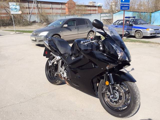 Honda VFR 800. 800. ., , ,  .     