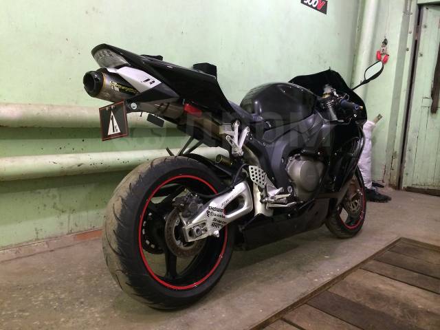 Honda CBR 1000. 1 000. ., , ,  .     