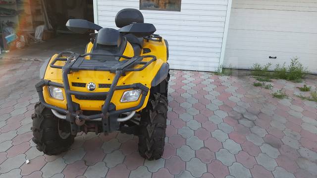 BRP Can-Am Outlander Max 800. ,  \,   