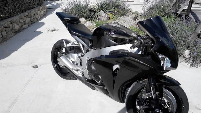 Honda CBR 1000. 1 000. ., ,  ,   