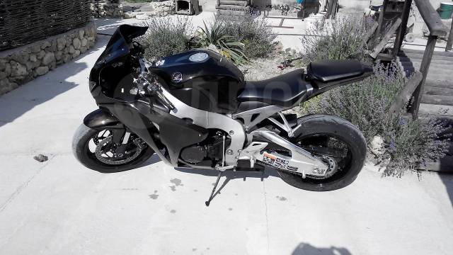 Honda CBR 1000. 1 000. ., ,  ,   