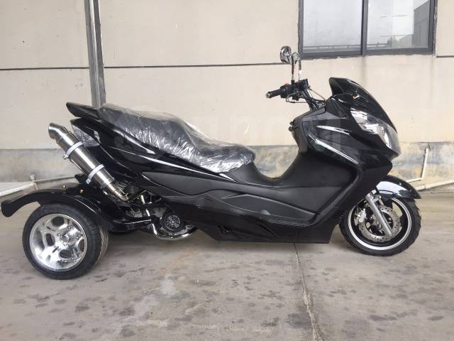 Yamaha Majesty трицикл