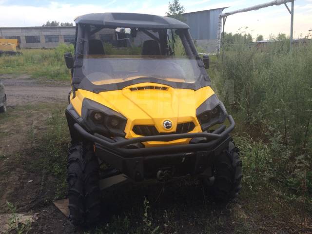 BRP Can-Am Commander XT. ,  \,   