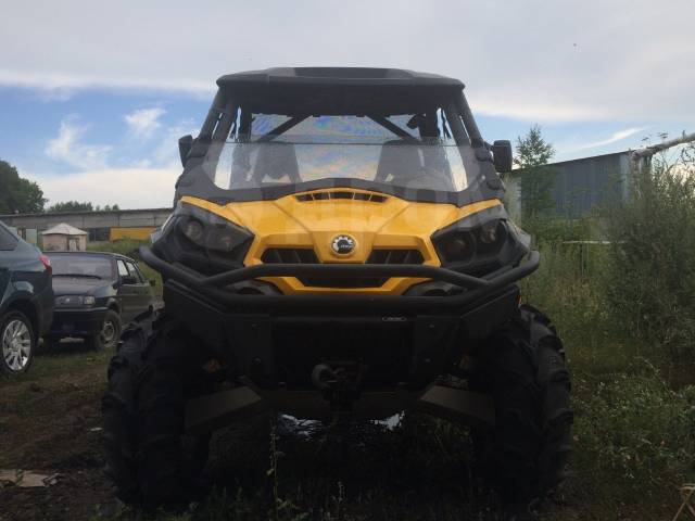 BRP Can-Am Commander XT. ,  \,   