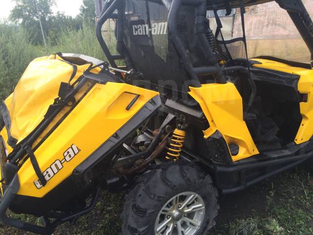 BRP Can-Am Commander XT. ,  \,   