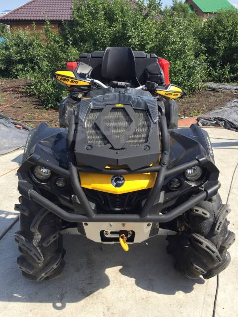 BRP Can-Am Outlander Max 1000. ,  \,   