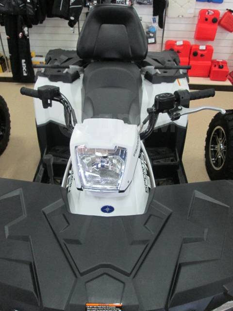 Polaris Sportsman Touring. ,  \,   