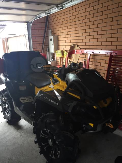 BRP Can-Am Outlander Max 1000. ,  \,   