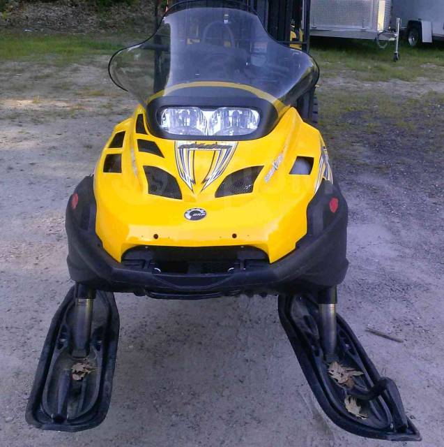 BRP Ski-Doo Skandic SWT V-800. ,  ,   