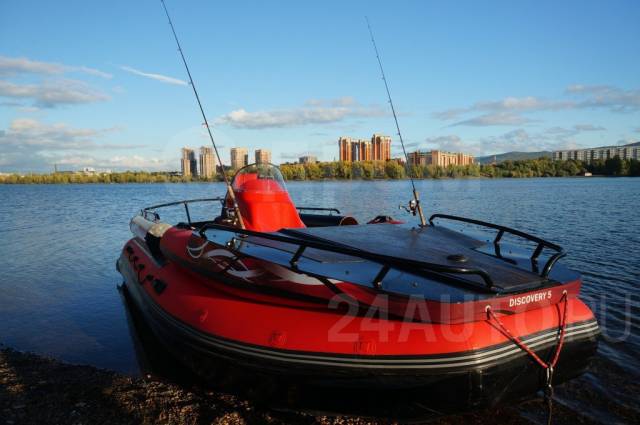 Лодка 5 кг. Лодки Дискавери Красноярск. Discovery водометная лодка Дискавери. Палуба для лодки ПВХ. Носовая Аппарель.