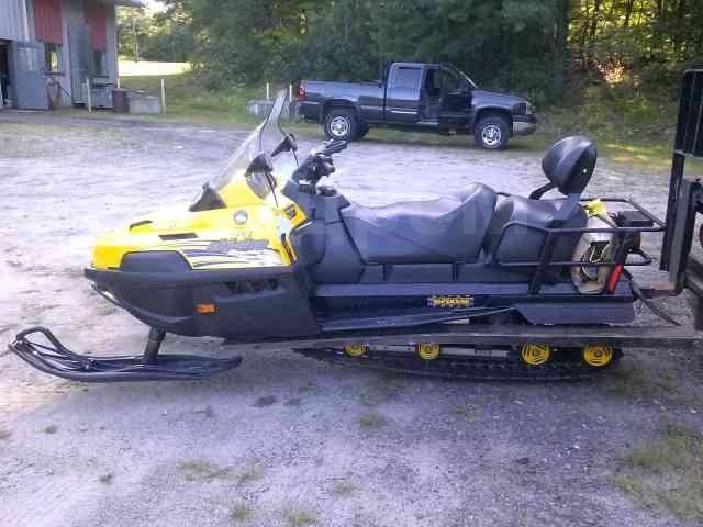 BRP Ski-Doo Skandic SWT V-800. ,  ,   