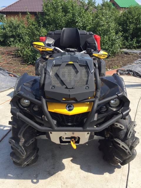 BRP Can-Am Outlander Max 1000. ,  \,   