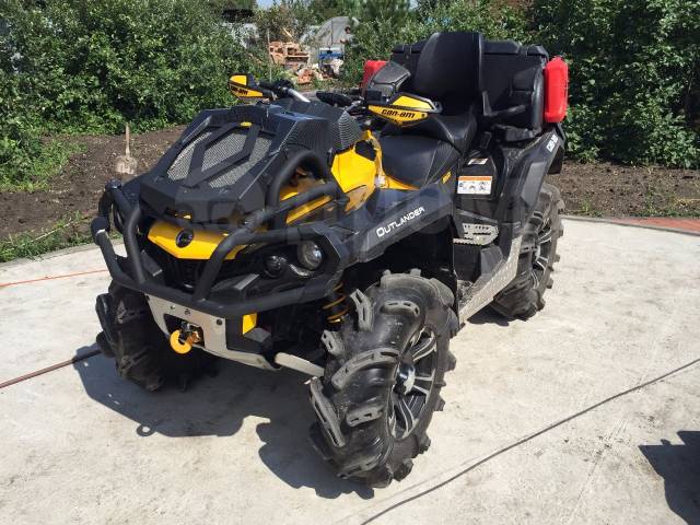 BRP Can-Am Outlander Max 1000. ,  \,   