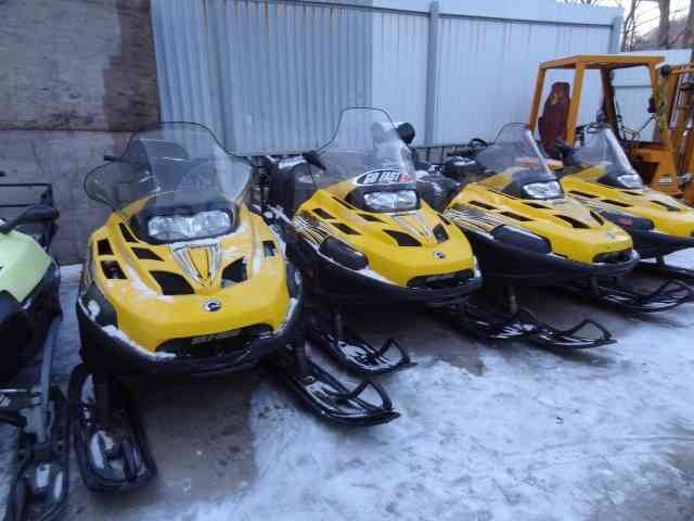 BRP Ski-Doo Skandic SWT V-800. ,  ,   