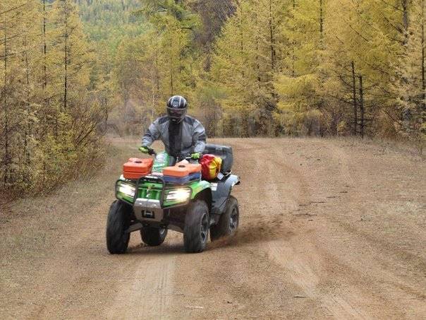 Arctic Cat MudPro 1000. ,  \,   