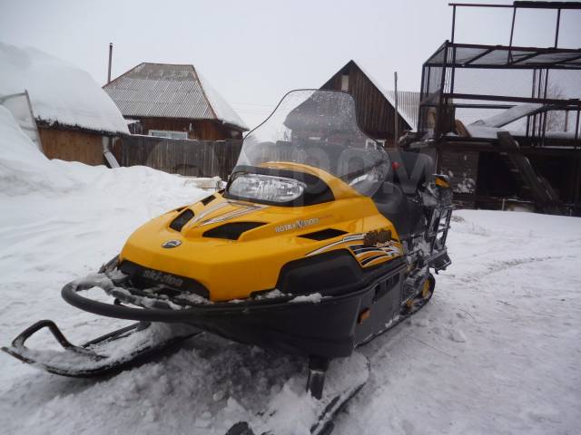 BRP Ski-Doo Skandic SWT V-800. ,  ,   