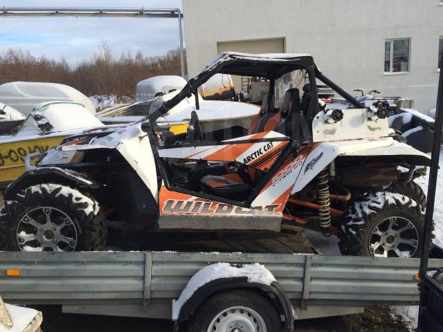 Arctic Cat. ,  \,   