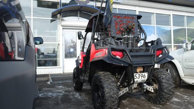 Polaris Ranger RZR 800. ,  \,   