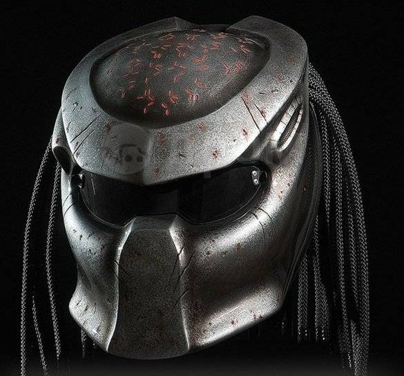 Мотошлем хищника Predator от Nitrinos