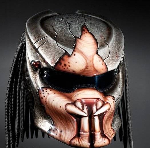 Мотошлем хищника Predator от Nitrinos