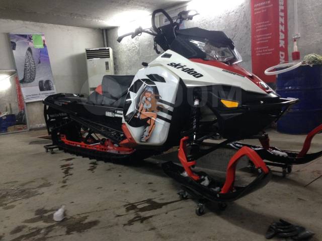 BRP Ski-Doo Summit. ,  ,   