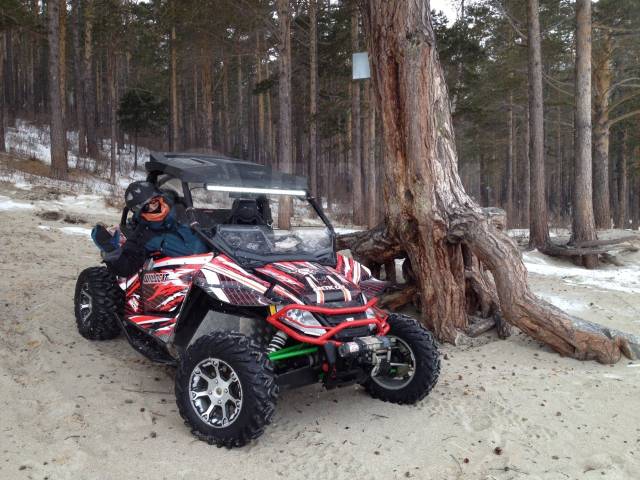 Arctic Cat. ,  \,   