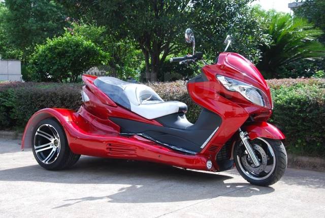 Yamaha Majesty трицикл
