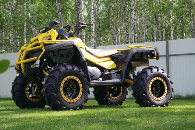 BRP Can-Am Outlander Max 800. ,  \,   