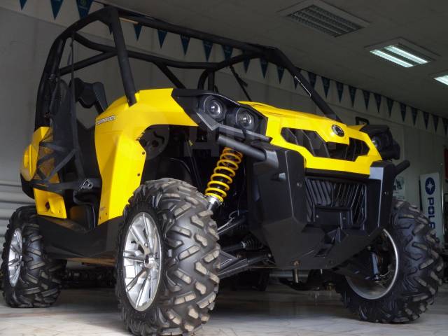 BRP Can-Am Commander 800. ,  \,   