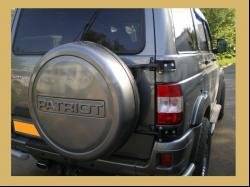 Калитка запасного колеса для автомобиля марки УАЗ Патриот