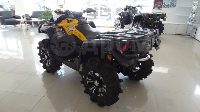 BRP Can-Am Outlander 1000. ,  \,   